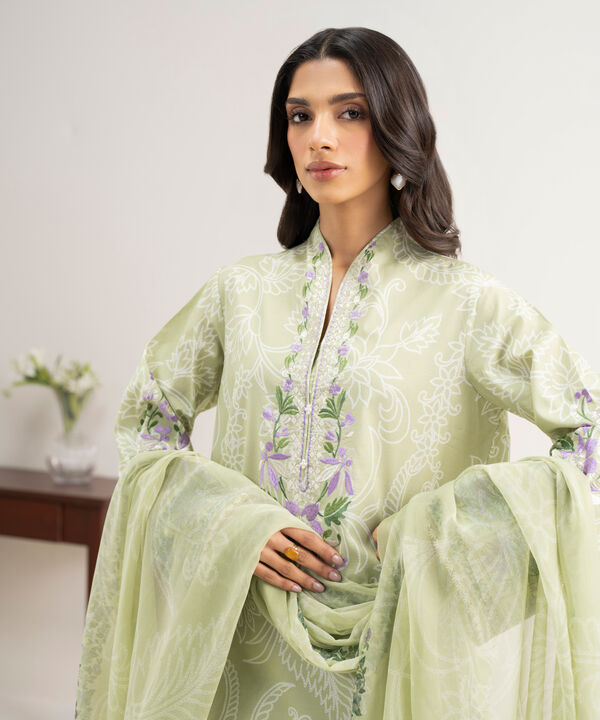 3 Piece - Embroidered Lawn Suit