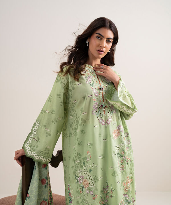 3 Piece - Embroidered Lawn Suit