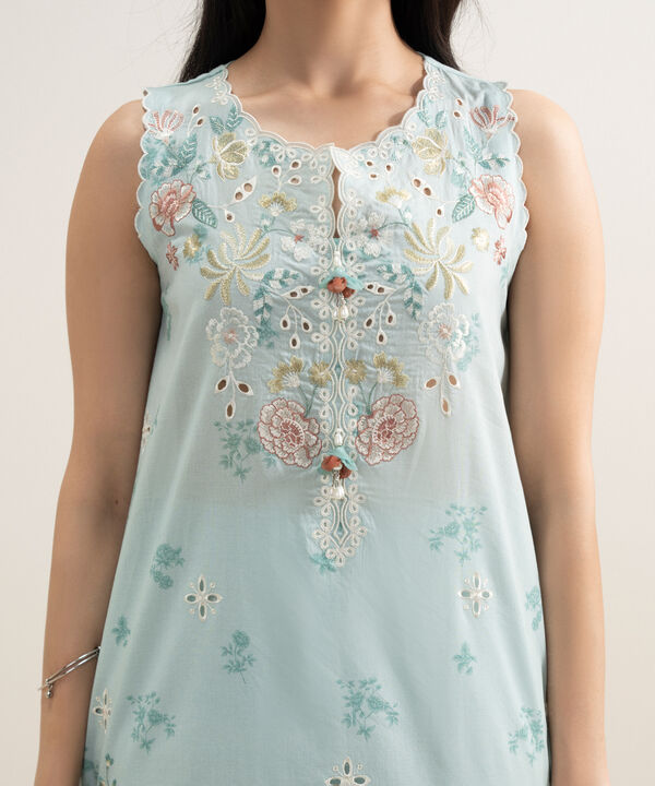 3 Piece - Embroidered Lawn Suit