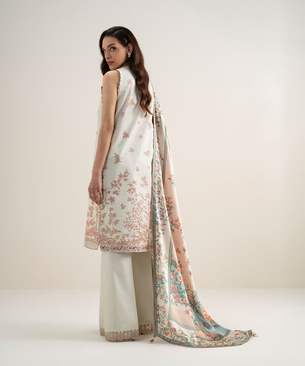 3 Piece - Embroidered Lawn Suit