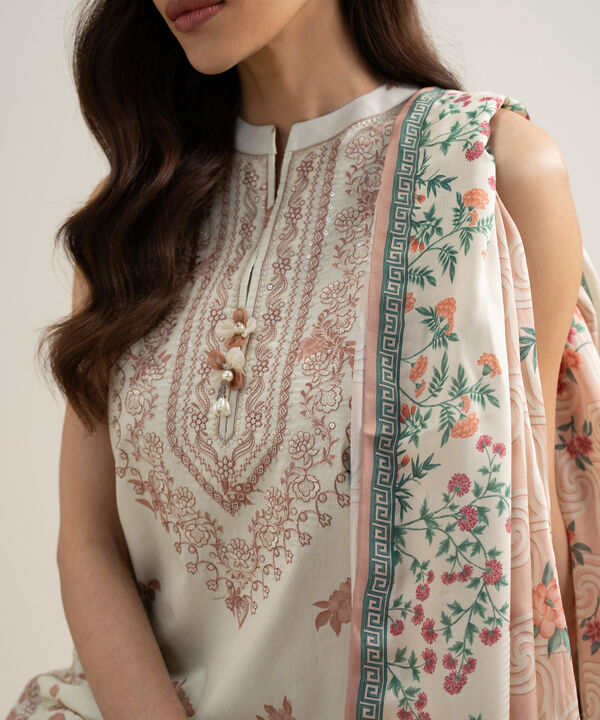 3 Piece - Embroidered Lawn Suit