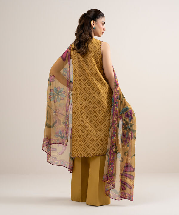 3 Piece - Embroidered Lawn Suit