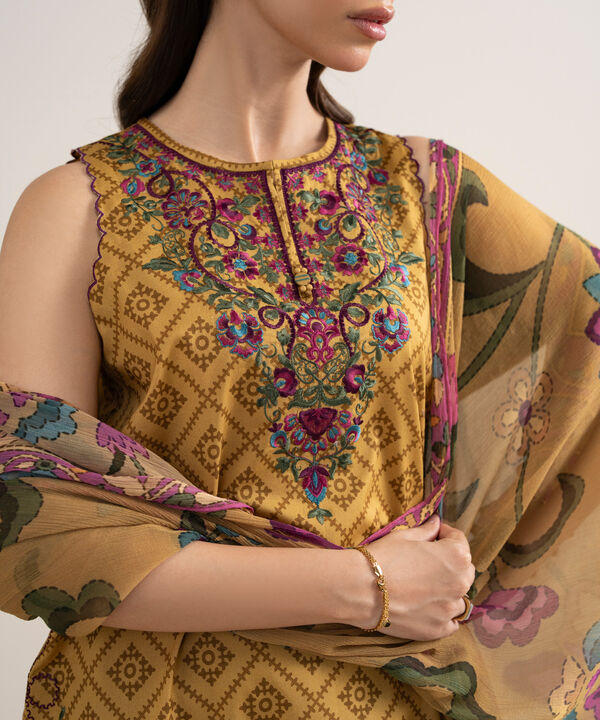 3 Piece - Embroidered Lawn Suit