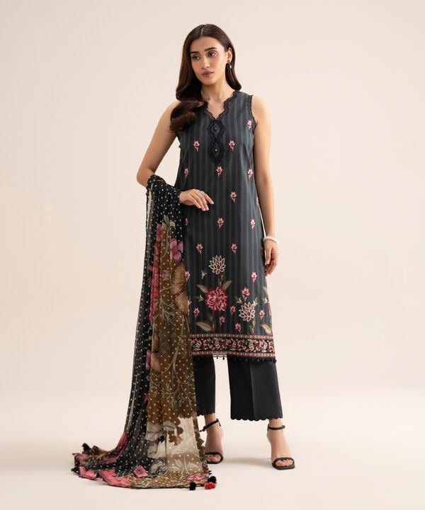 3 Piece - Embroidered Lawn Suit