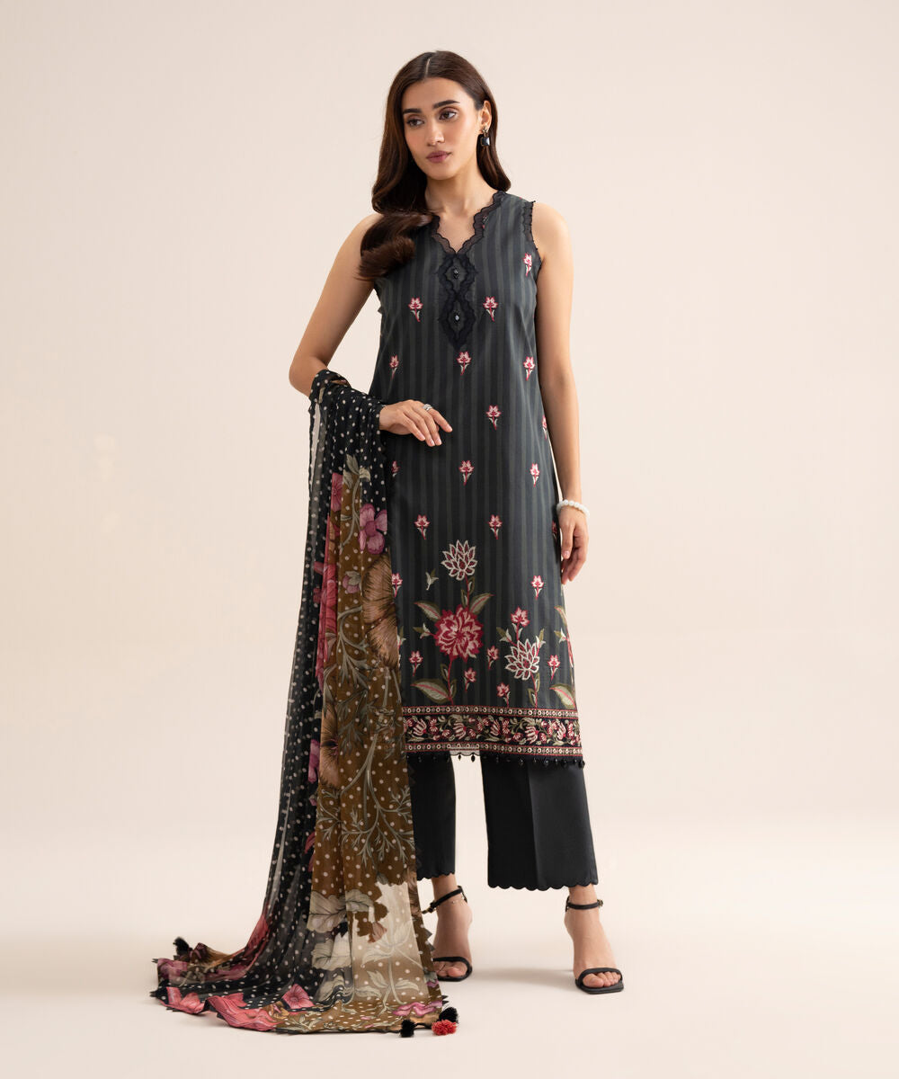 3 Piece - Embroidered Lawn Suit U3PESGS26V71