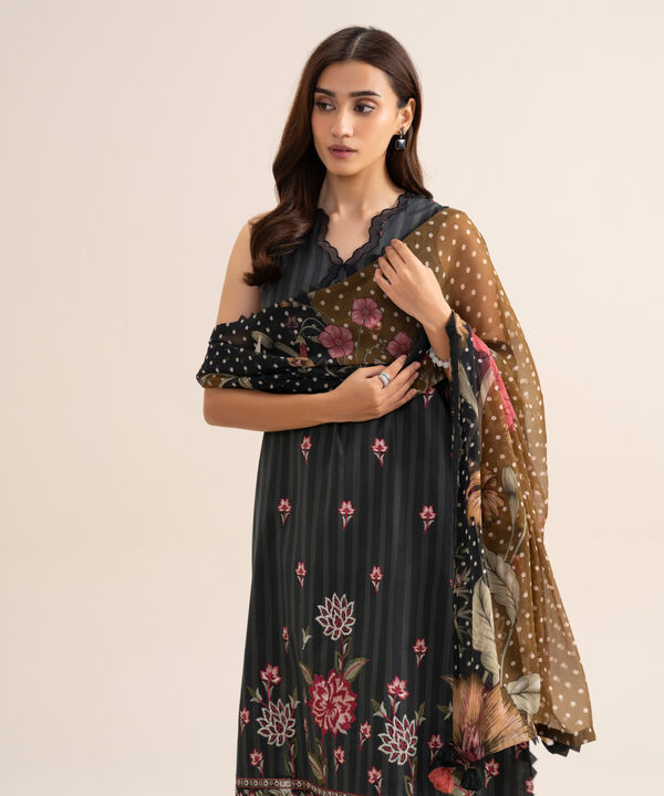 3 Piece - Embroidered Lawn Suit
