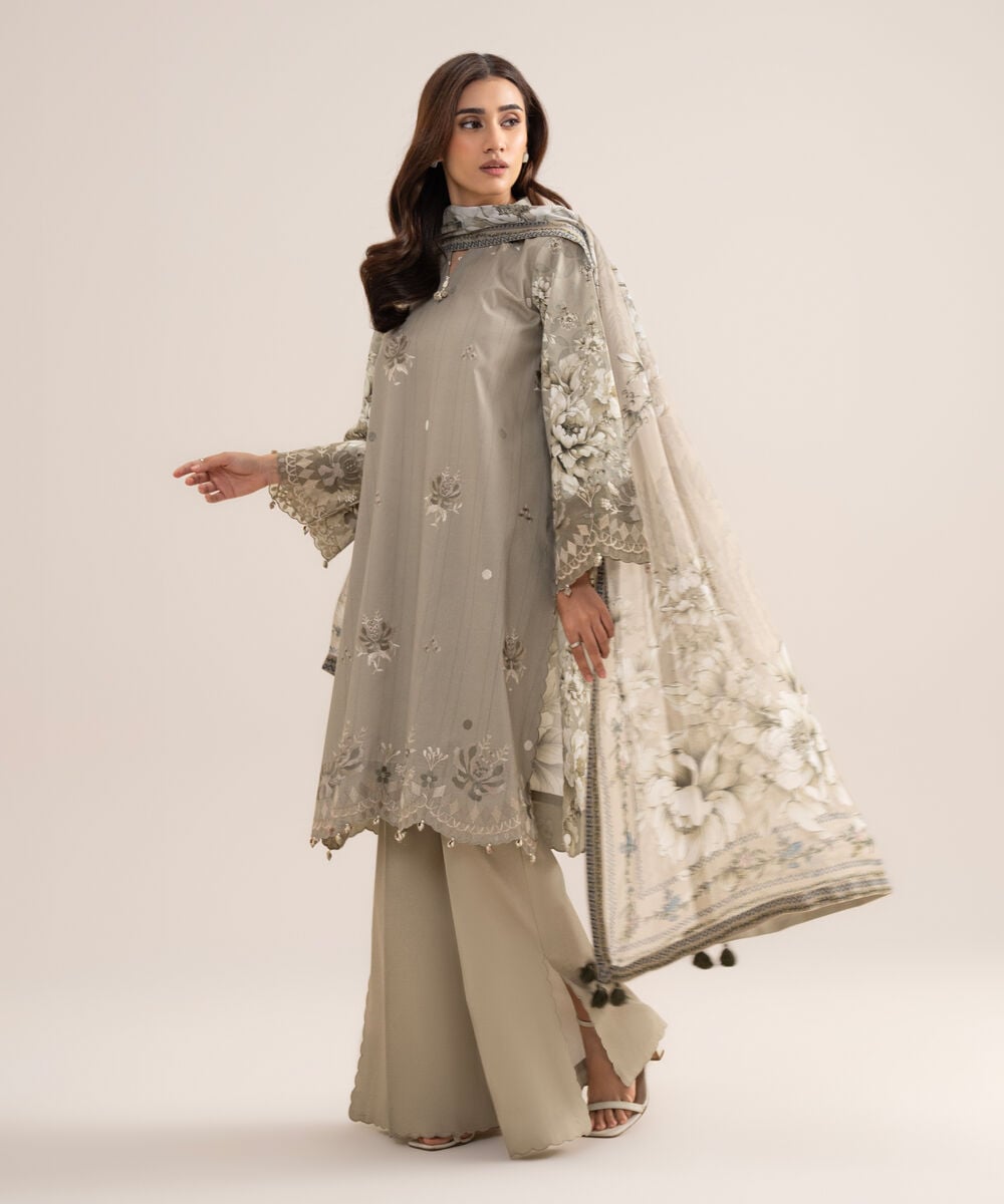 3 Piece - Embroidered Lawn Suit U3PESGS26V73
