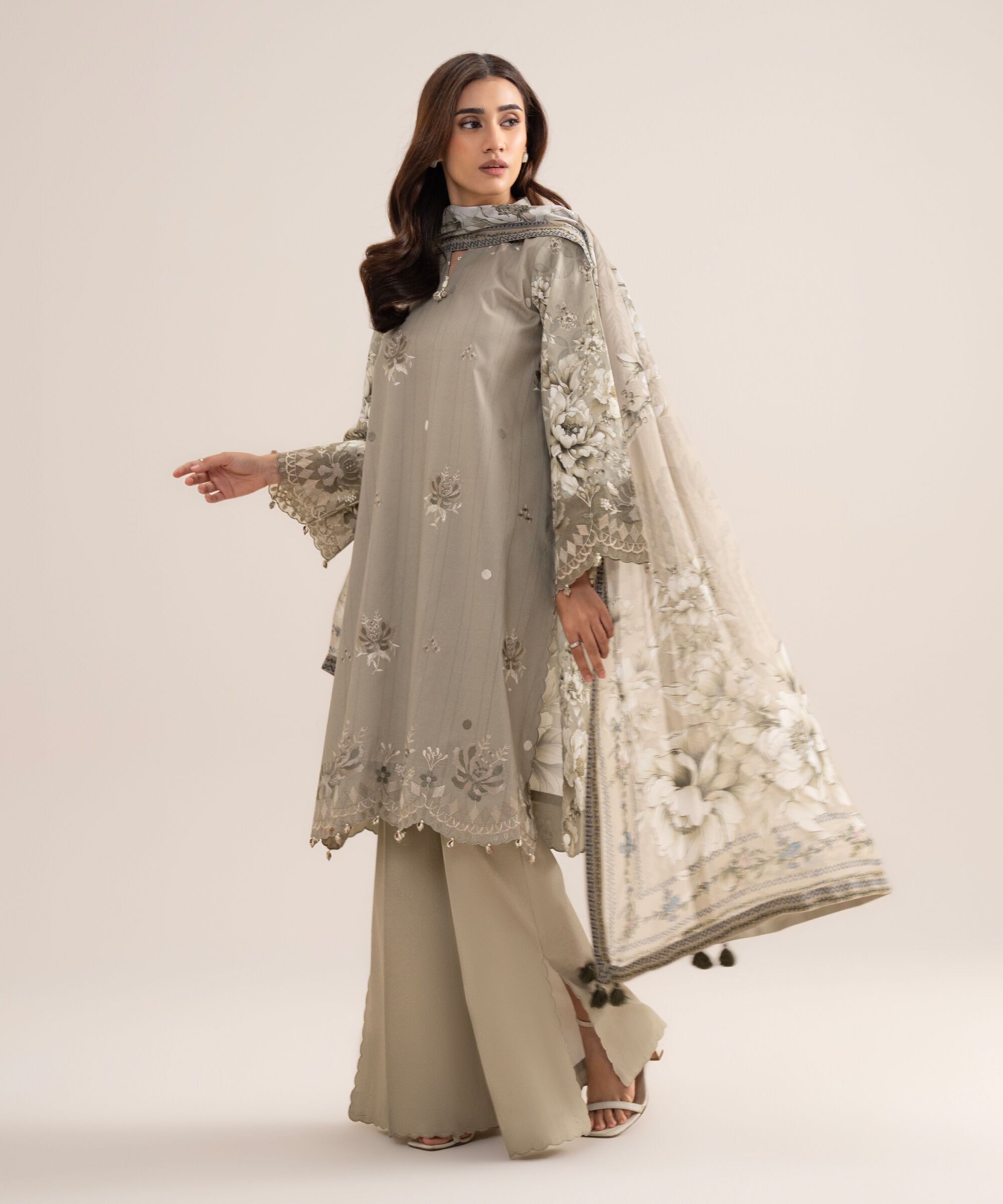 3 Piece - Embroidered Lawn Suit U3PESGS26V73