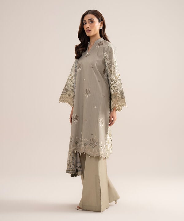 3 Piece - Embroidered Lawn Suit