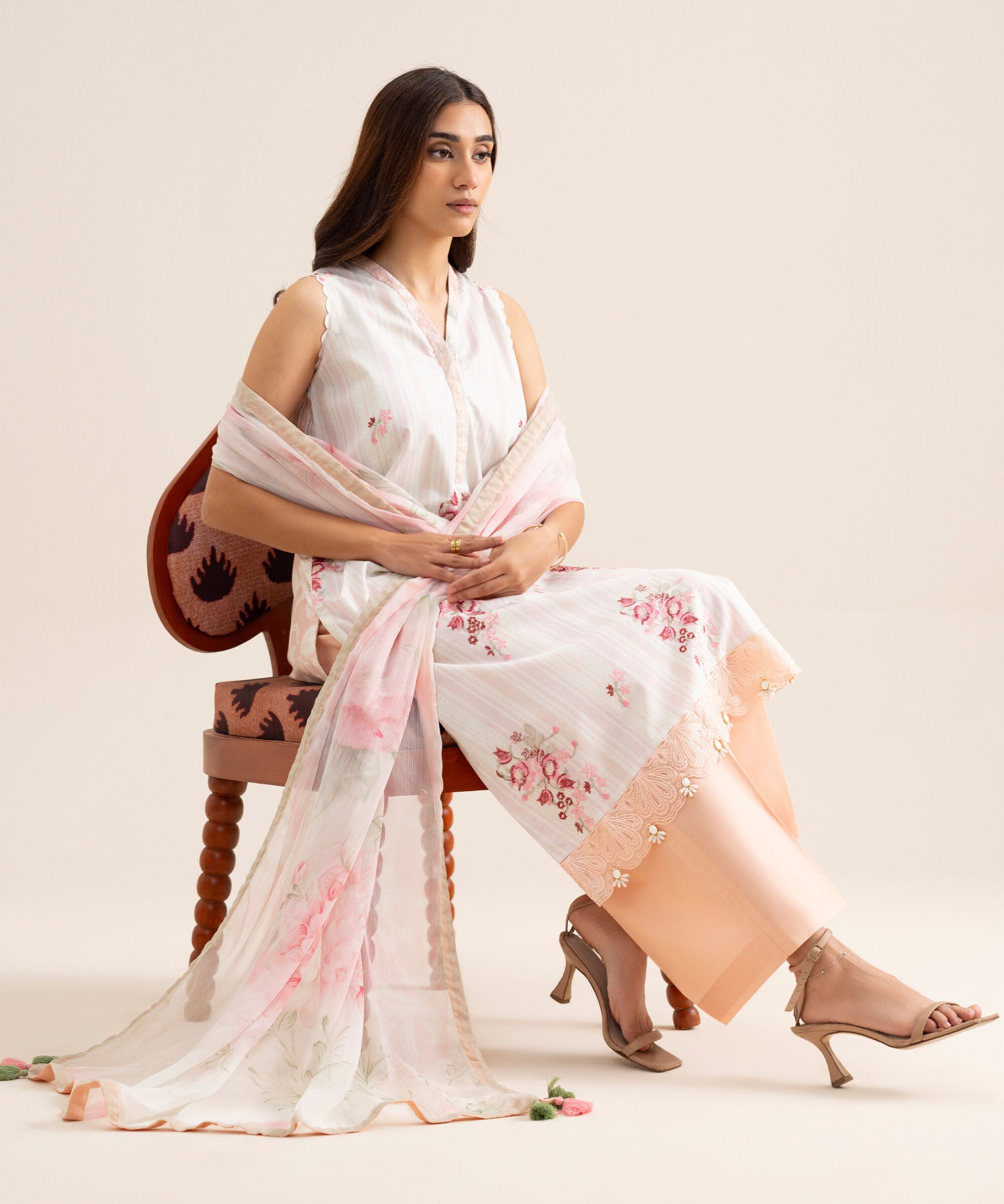 3 Piece - Embroidered Lawn Suit U3PESGS26V78