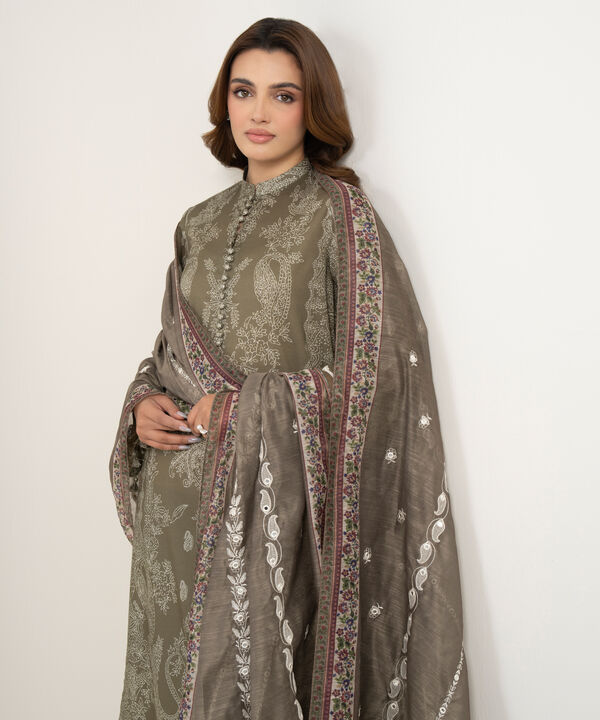 3 Piece - Embroidered Lawn Suit