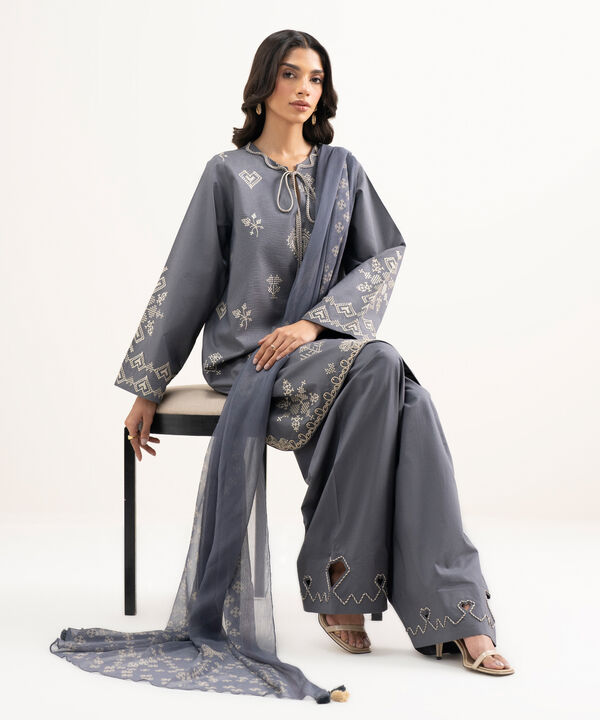 3 Piece - Embroidered Zari Lawn Suit