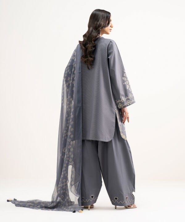 3 Piece - Embroidered Zari Lawn Suit