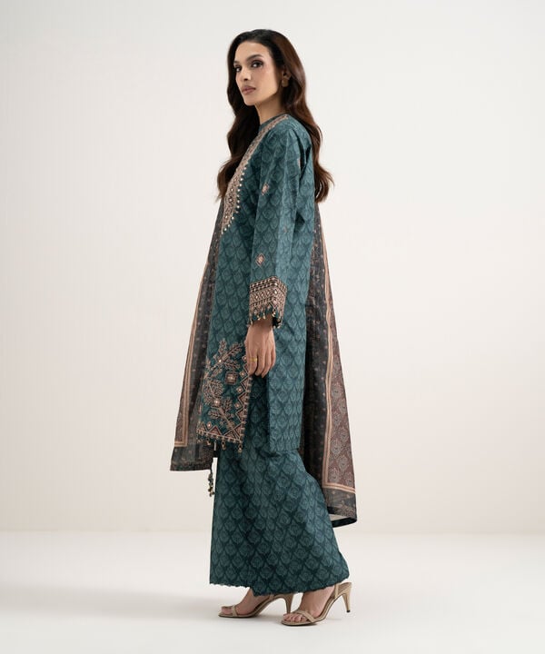 3 Piece - Embroidered Lawn Suit