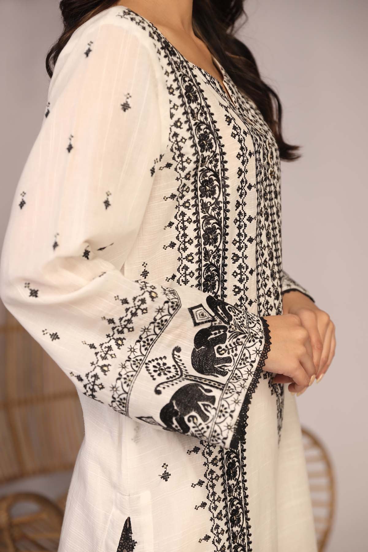https://cdn.shopify.com/s/files/1/0704/5916/2937/products/UBNL3746.jpg?v=1752140860