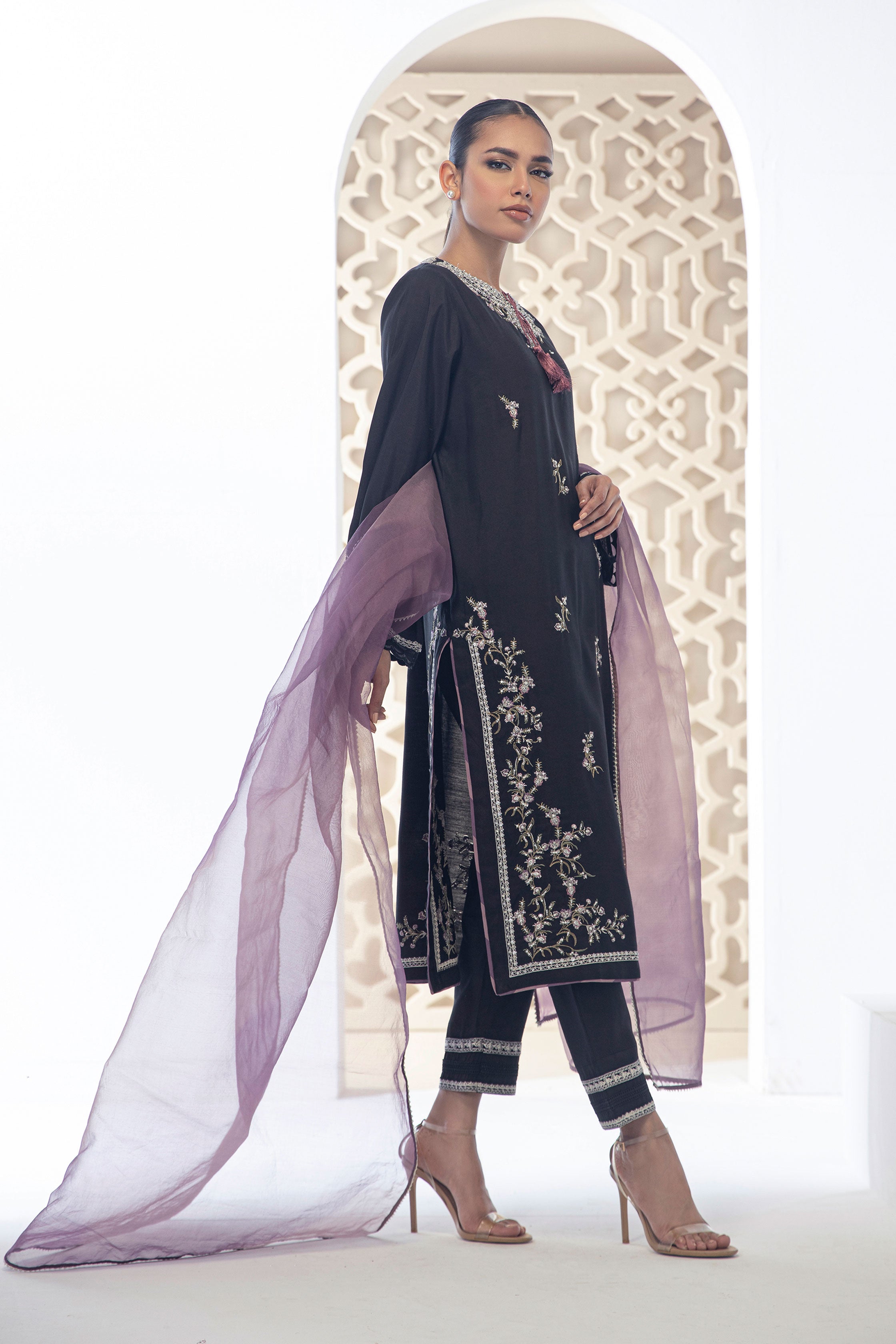 https://cdn.shopify.com/s/files/1/0587/3080/7460/products/UBNL6698.jpg?v=1736414965