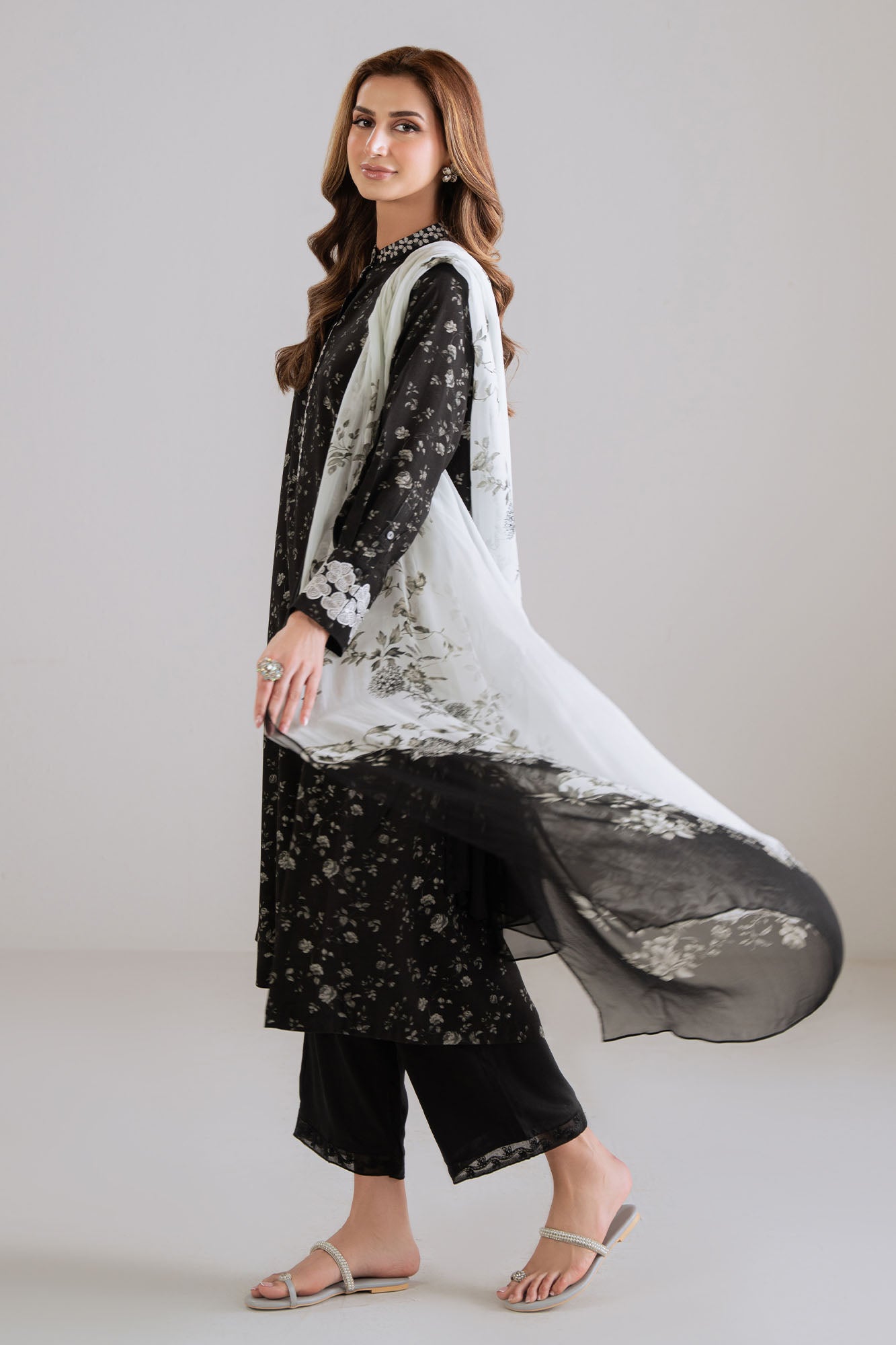 NOIR REIGN-2PC (SHIRT & DUPATTA)