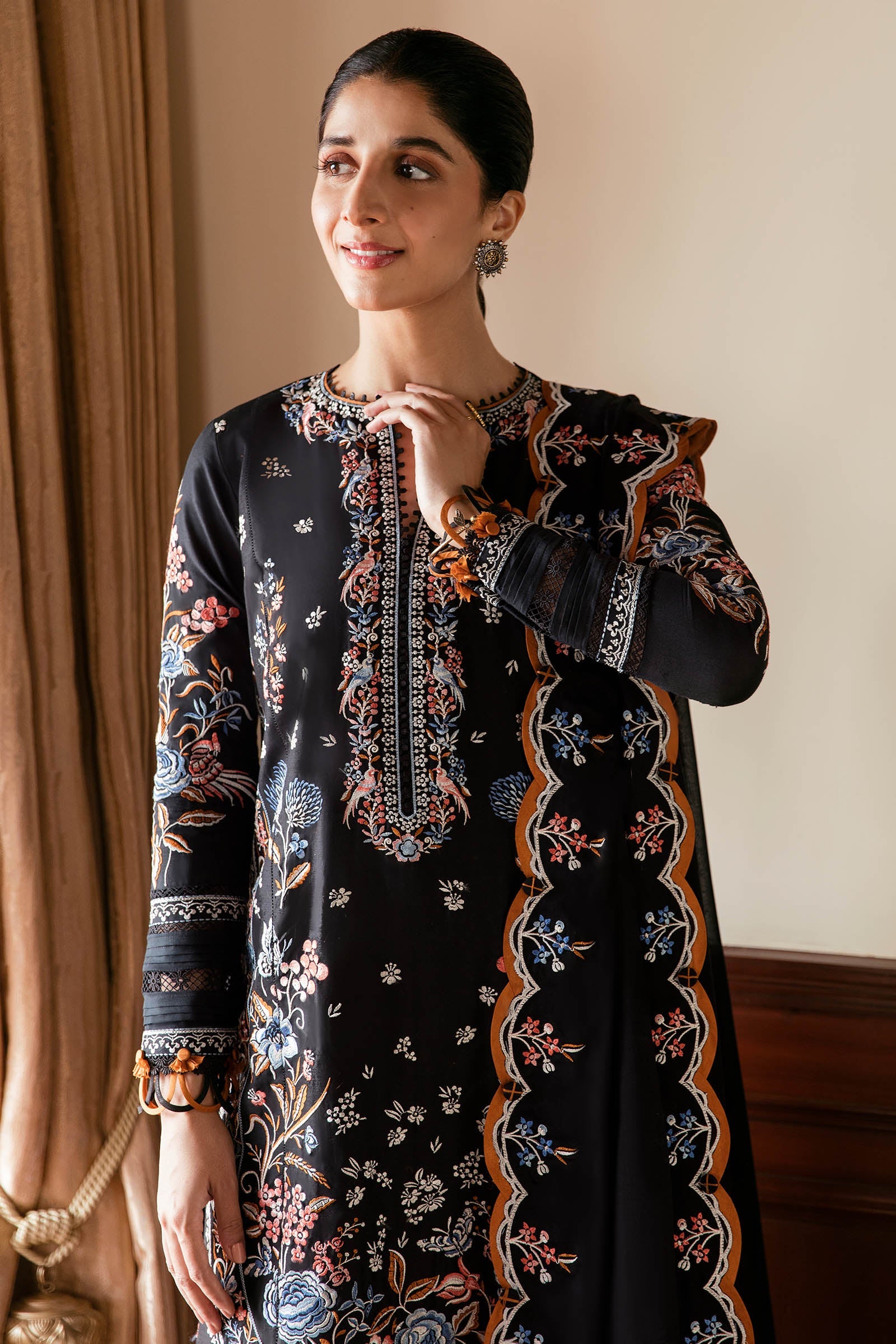 https://cdn.shopify.com/s/files/1/0081/0283/8329/files/Untitled-1_0002_1O9A1606.jpg?v=1686313018