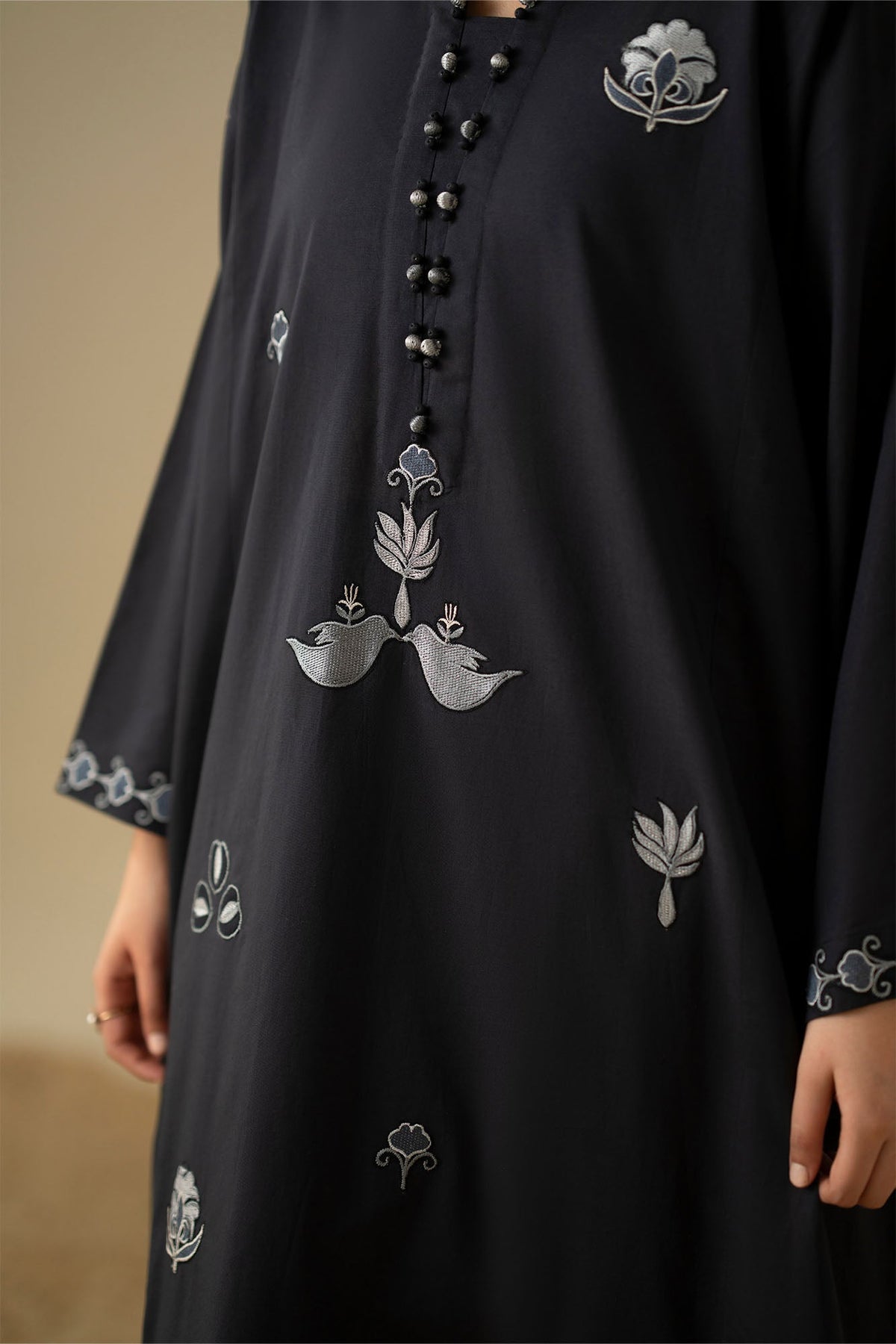 NOIR SHADOW EMBROIDERED CAMBRIC SHIRT