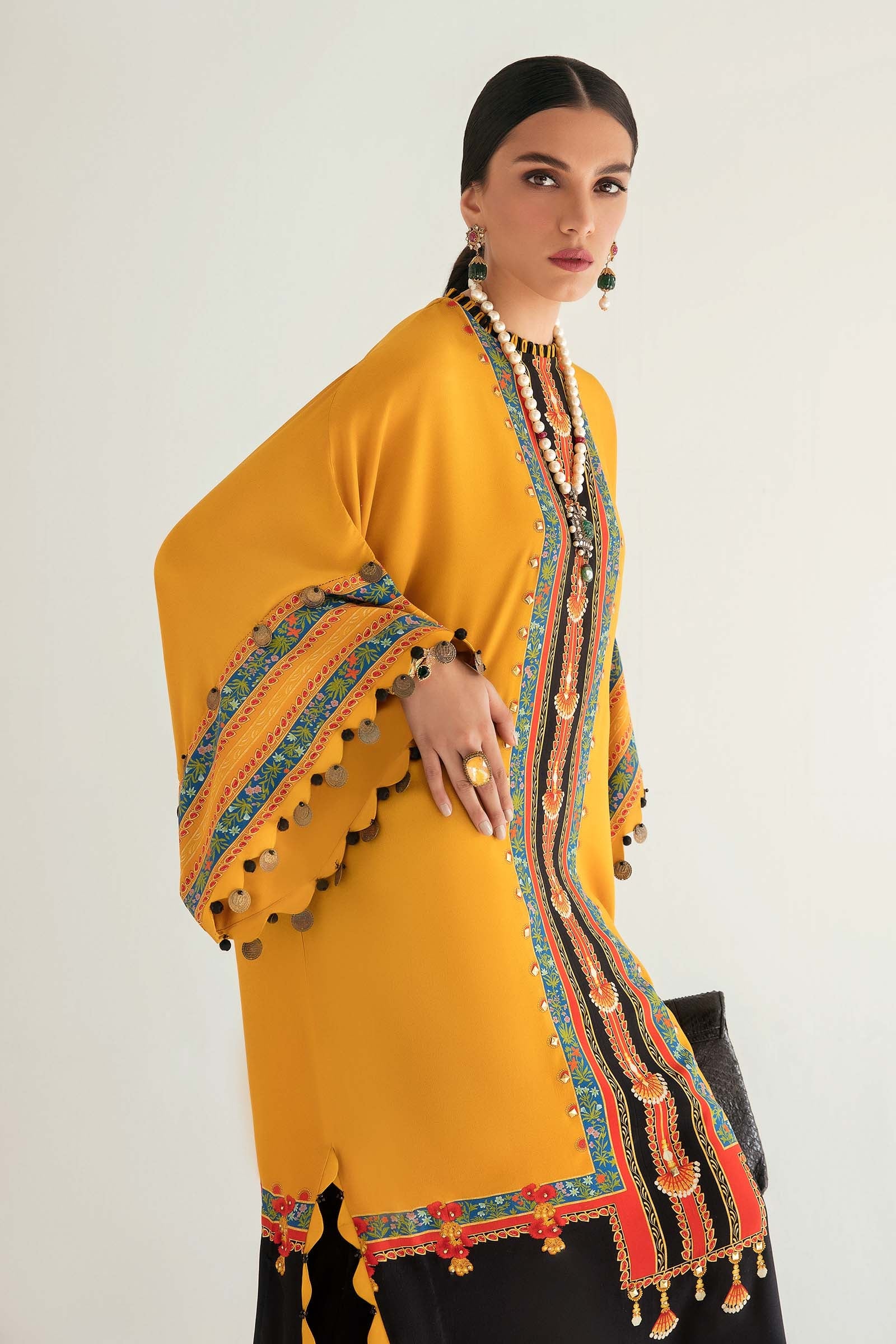 https://cdn.shopify.com/s/files/1/1678/4755/products/Untitled-1_0003_1O9A6654.jpg?v=1655208305