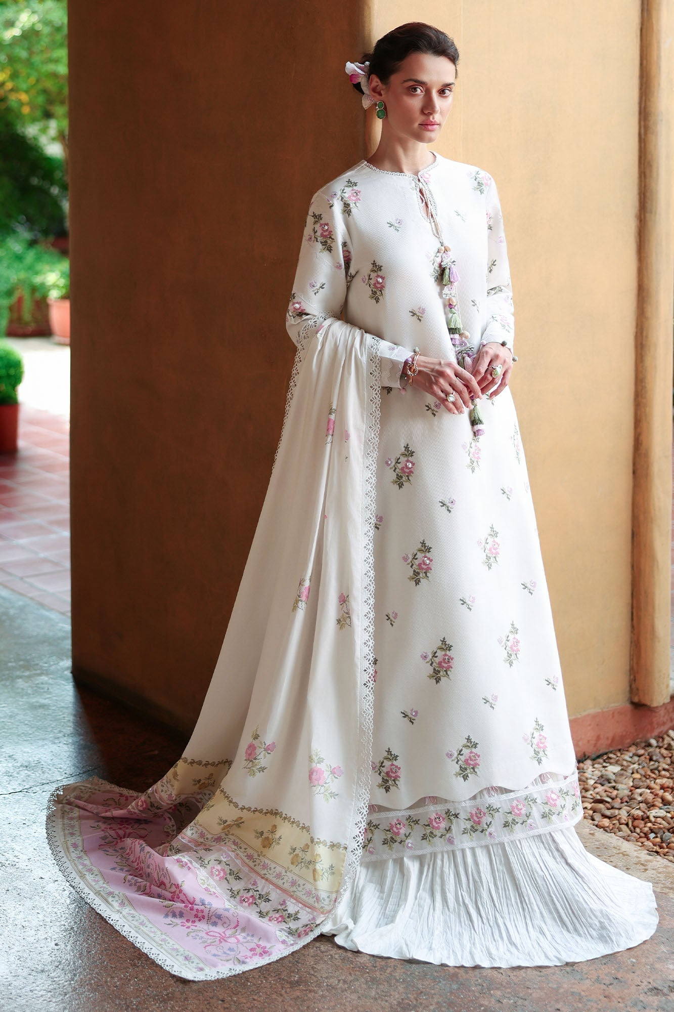Garden Ivory-3Pc Embroidered Lawn Suit