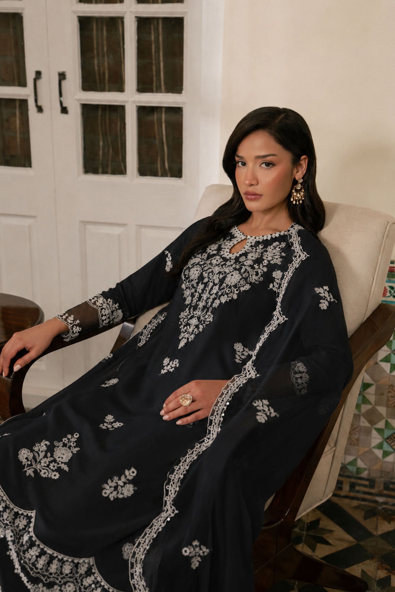 PALE BLACK-3PC (SHIRT, TROUSER & DUPATTA)