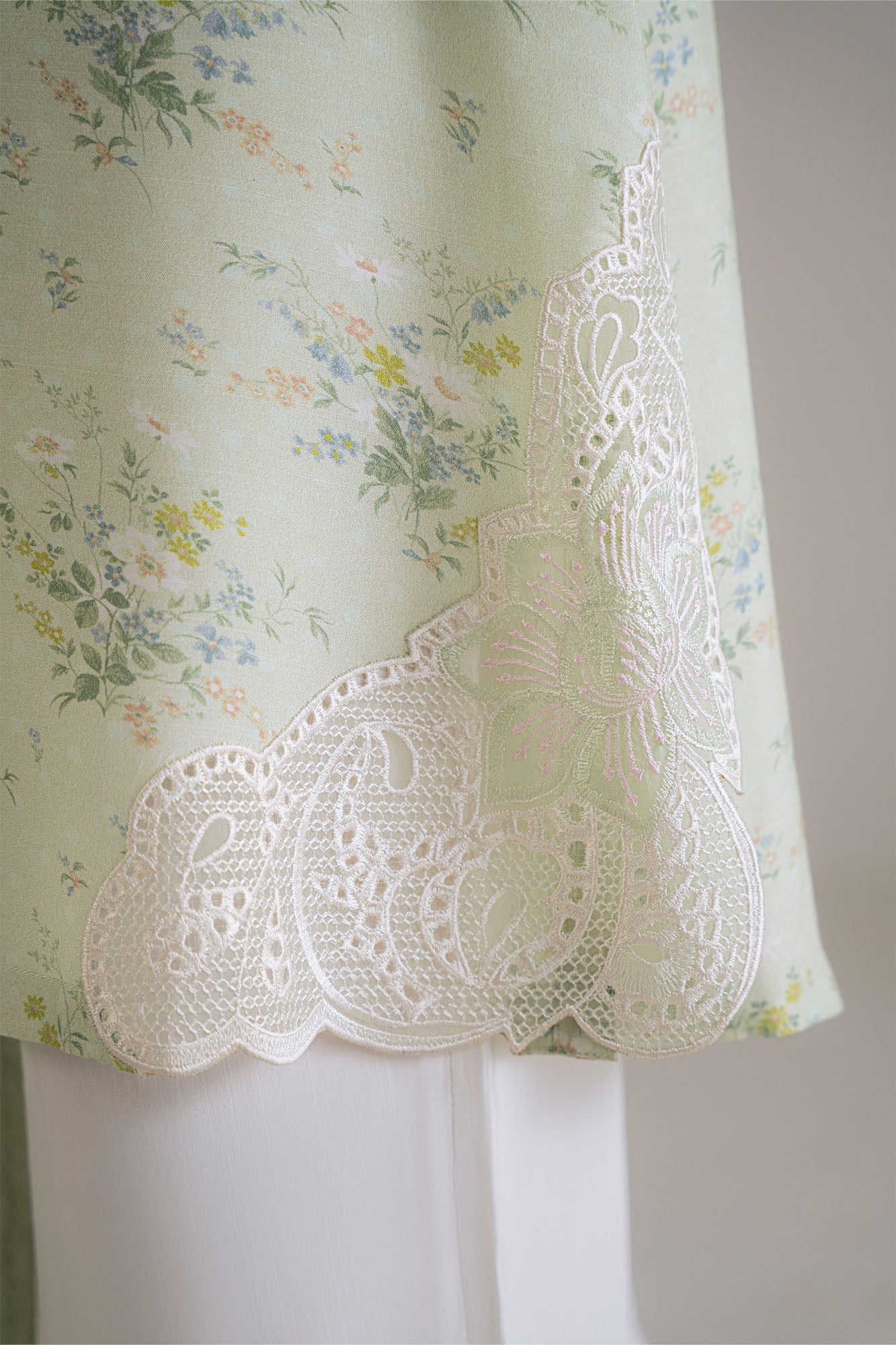 PALE DEW-2PC (SHIRT & DUPATTA)