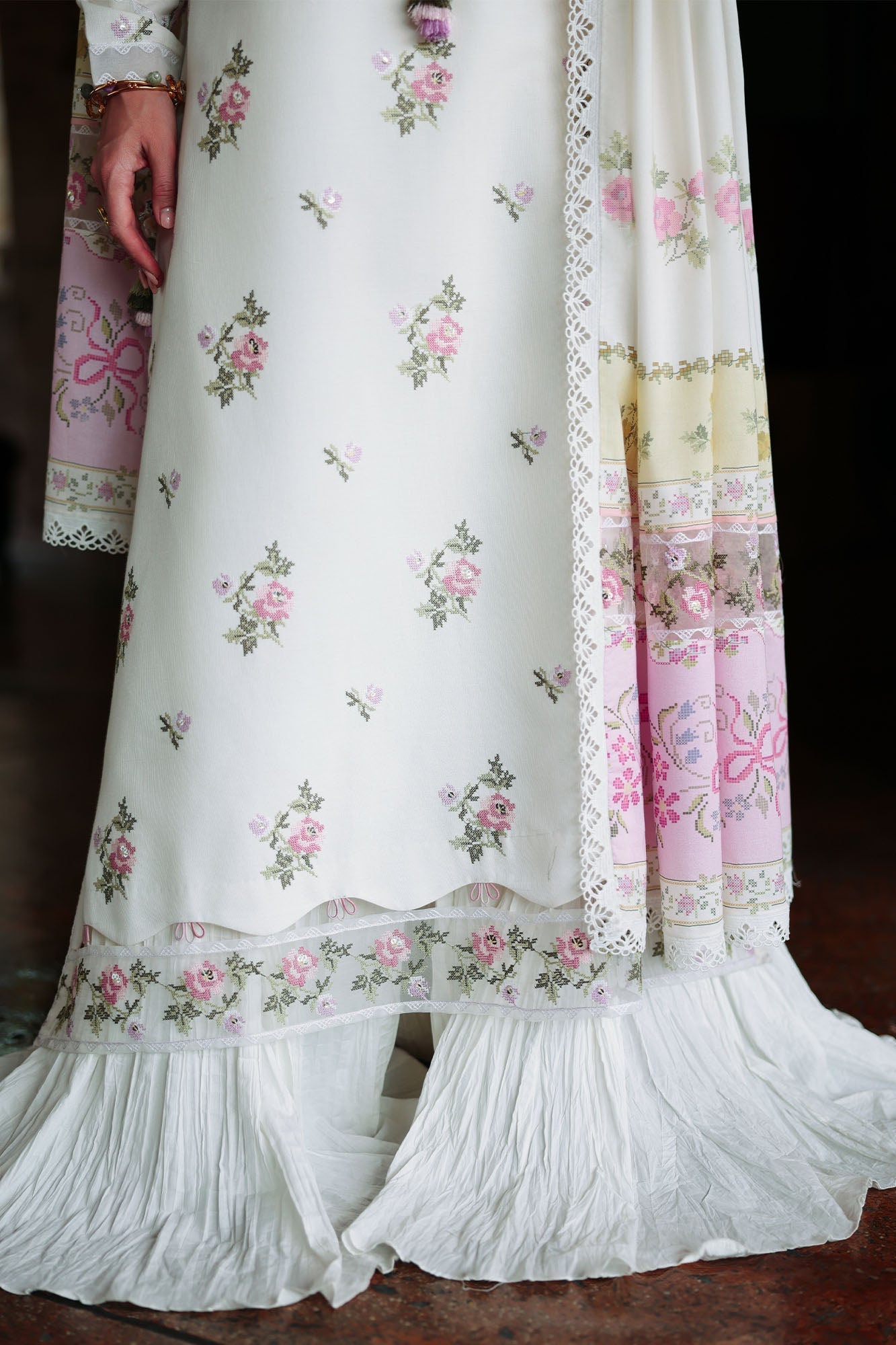Garden Ivory-3Pc Embroidered Lawn Suit