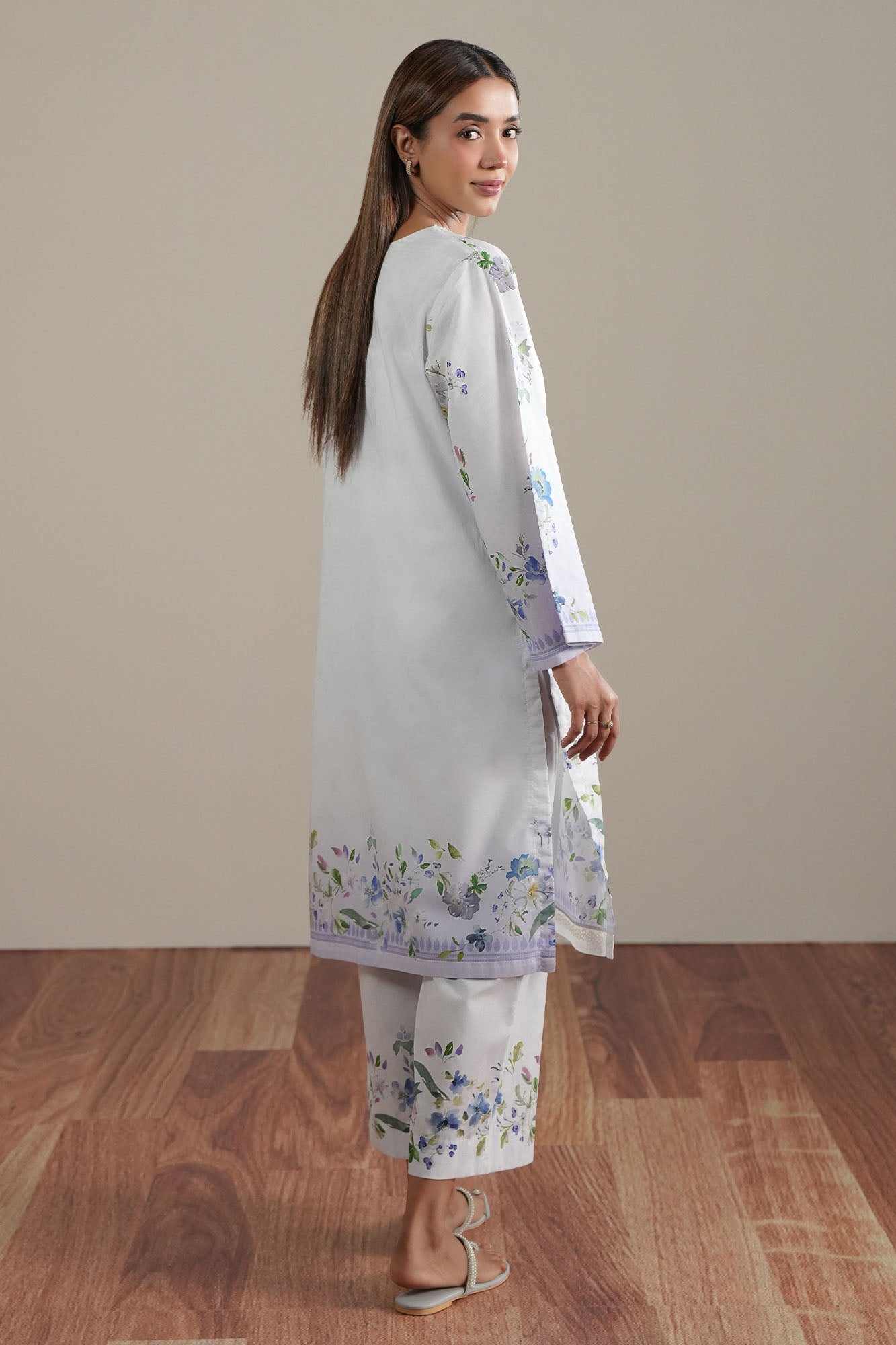 https://cdn.shopify.com/s/files/1/0178/4492/8612/files/Untitled-1_0004_DSC04061.jpg?v=1781515650