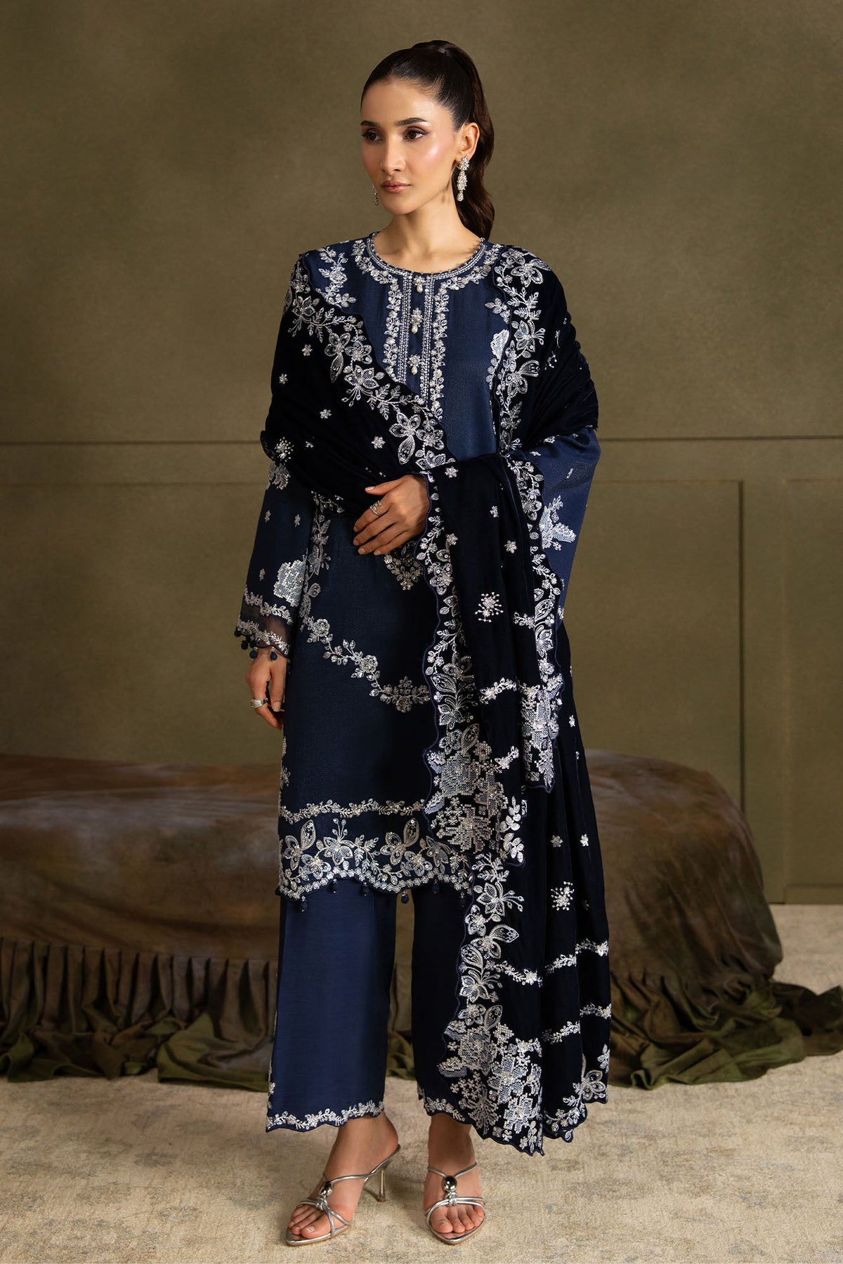SPARKLING FLEUR-3PC  FANCY YARN EMBROIDERED SUIT