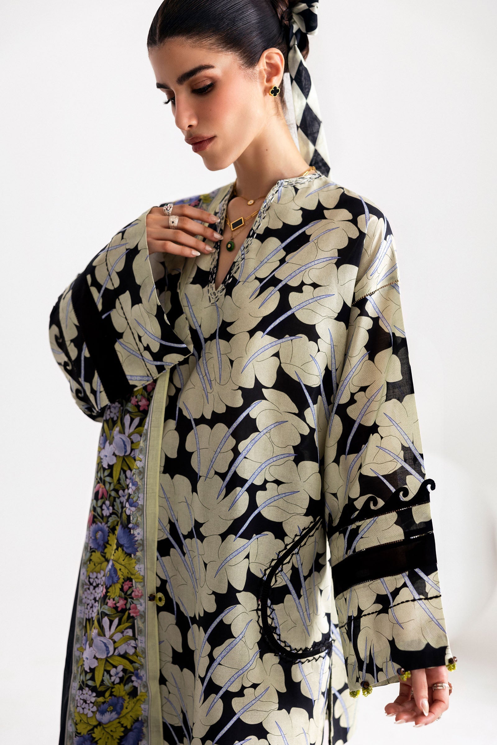 https://cdn.shopify.com/s/files/1/0081/0283/8329/files/Untitled-1_0010_2C5A3676.jpg?v=1751050014
