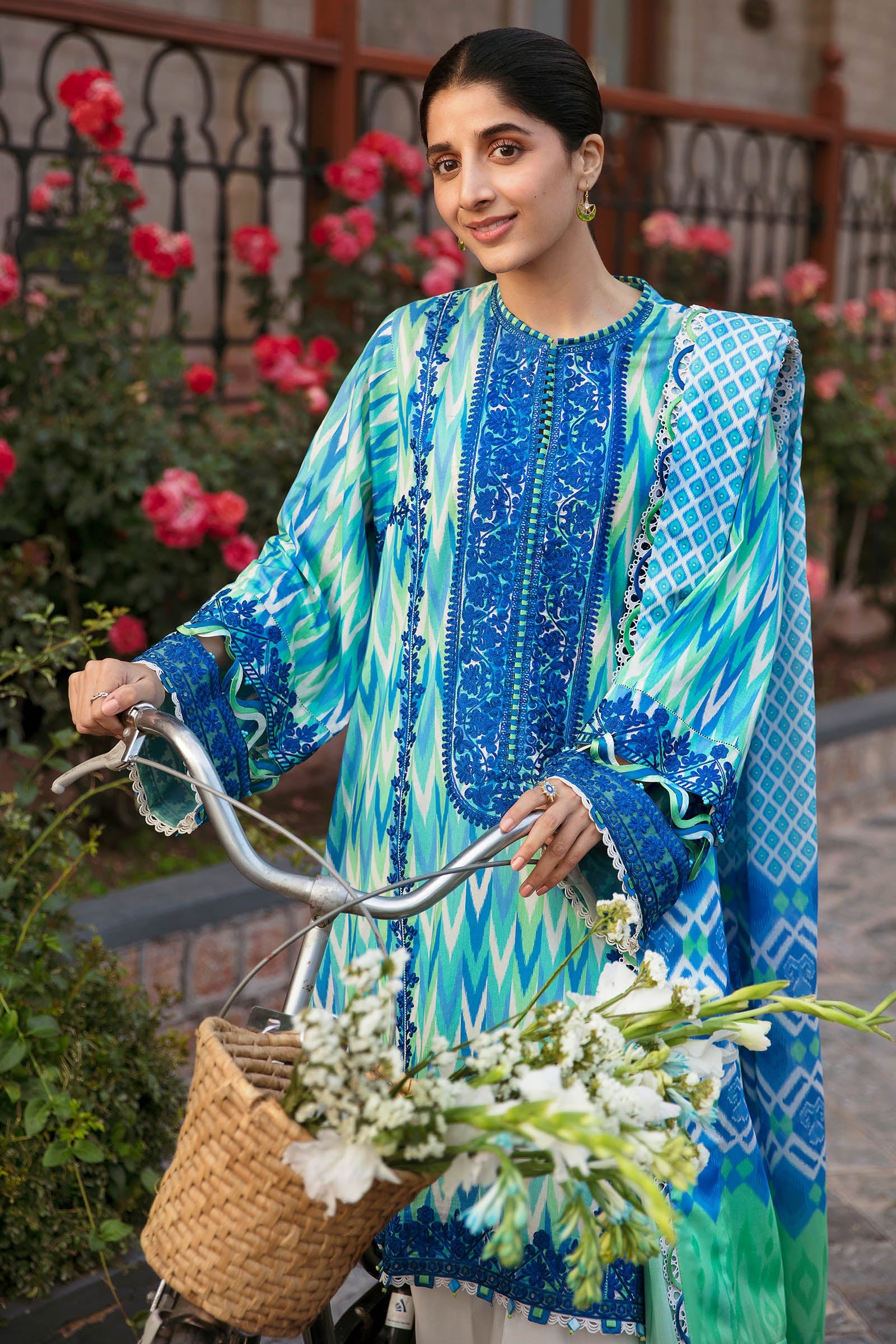 https://cdn.shopify.com/s/files/1/0081/0283/8329/files/Untitled-1_0011_1O9A2037.jpg?v=1686296336