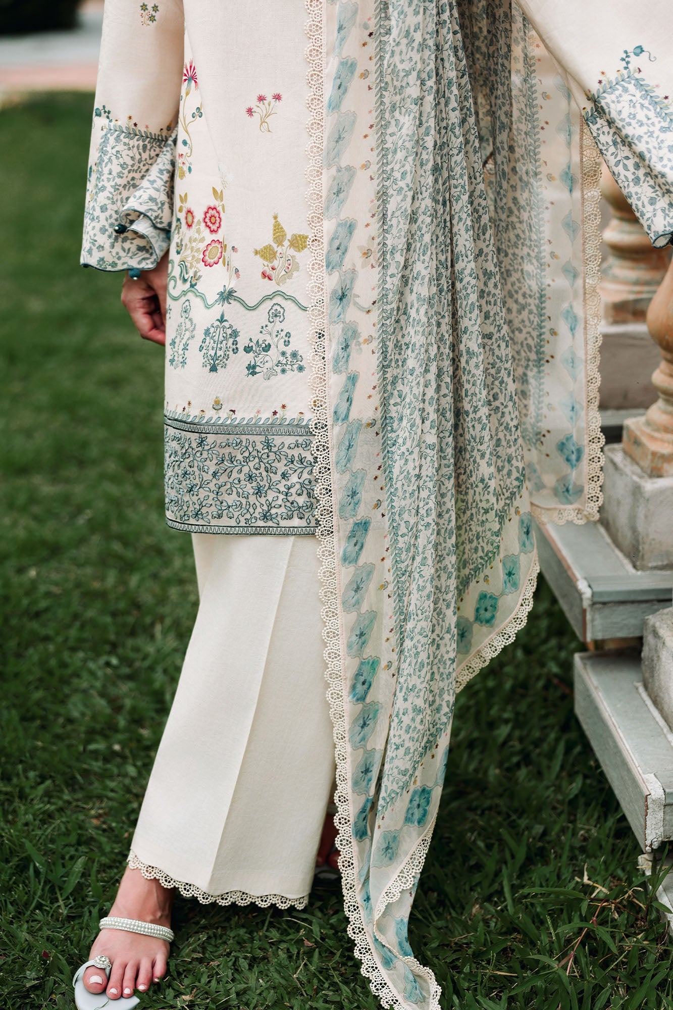 SUBTLE BEIGE-3PC EMBROIDERED LAWN SUIT
