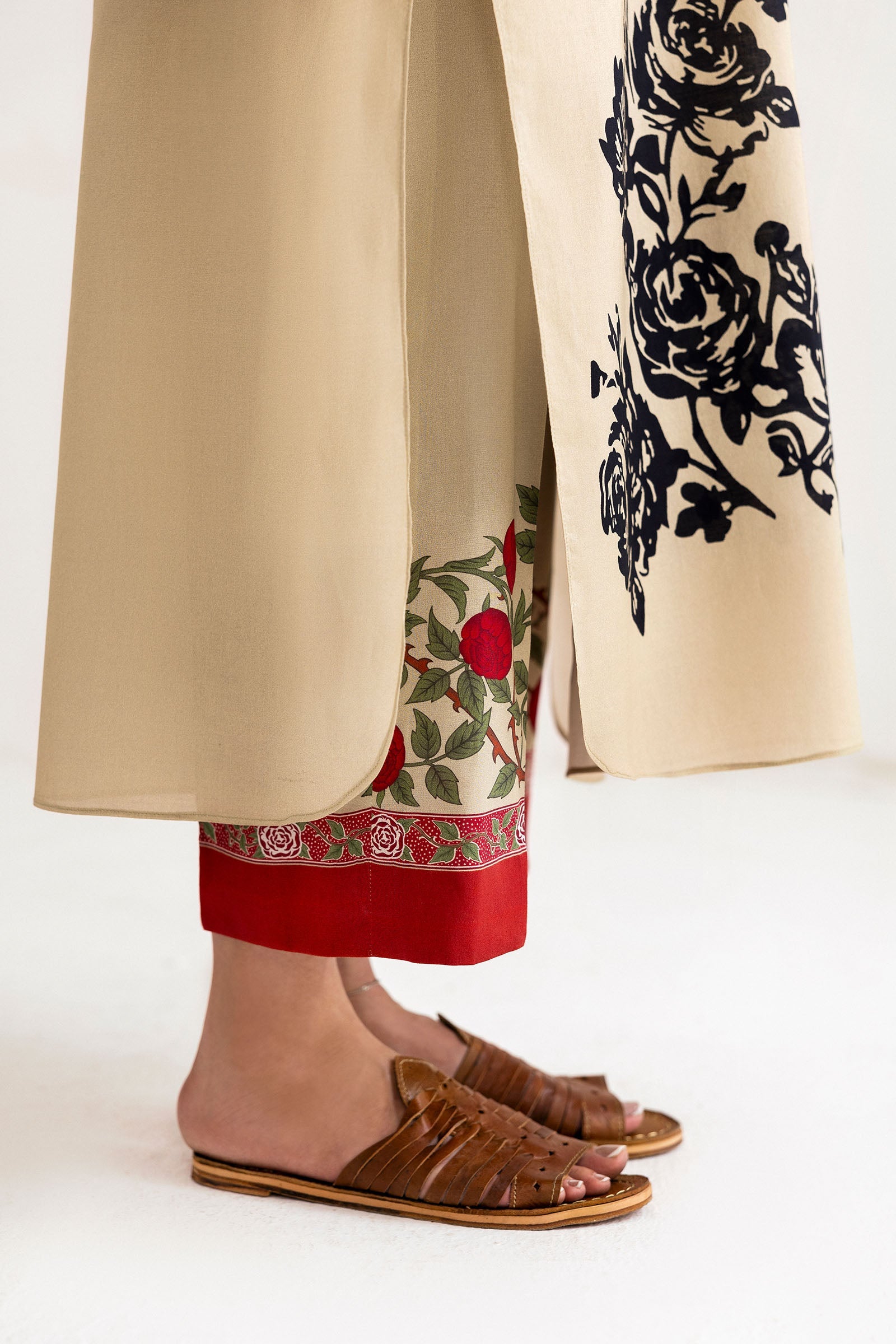 https://cdn.shopify.com/s/files/1/0081/0283/8329/files/Untitled-1_0019_2C5A3441.jpg?v=1751050195