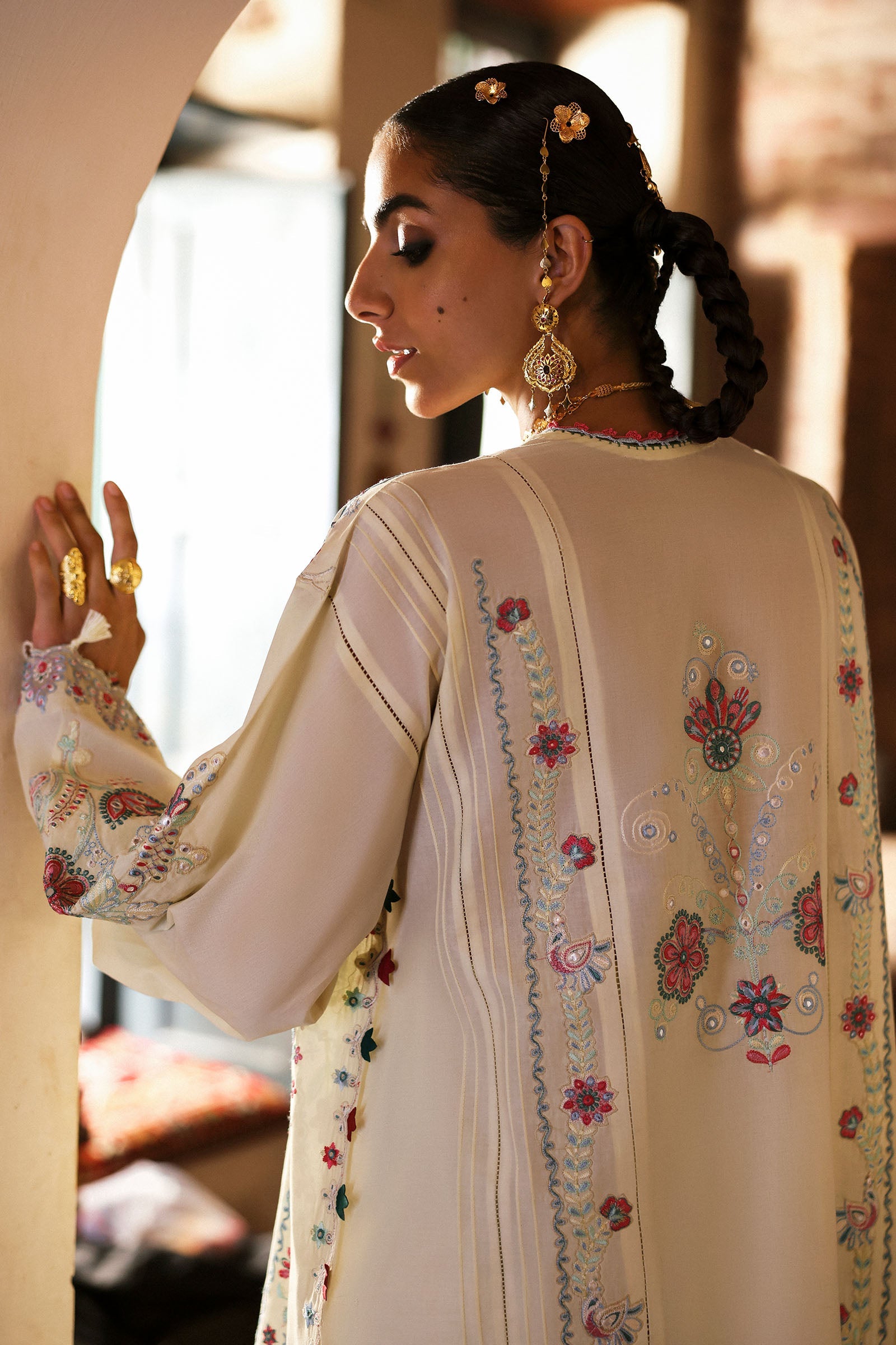 https://cdn.shopify.com/s/files/1/0081/0283/8329/files/Untitled-1_0025_2C5A2906.jpg?v=1748000413