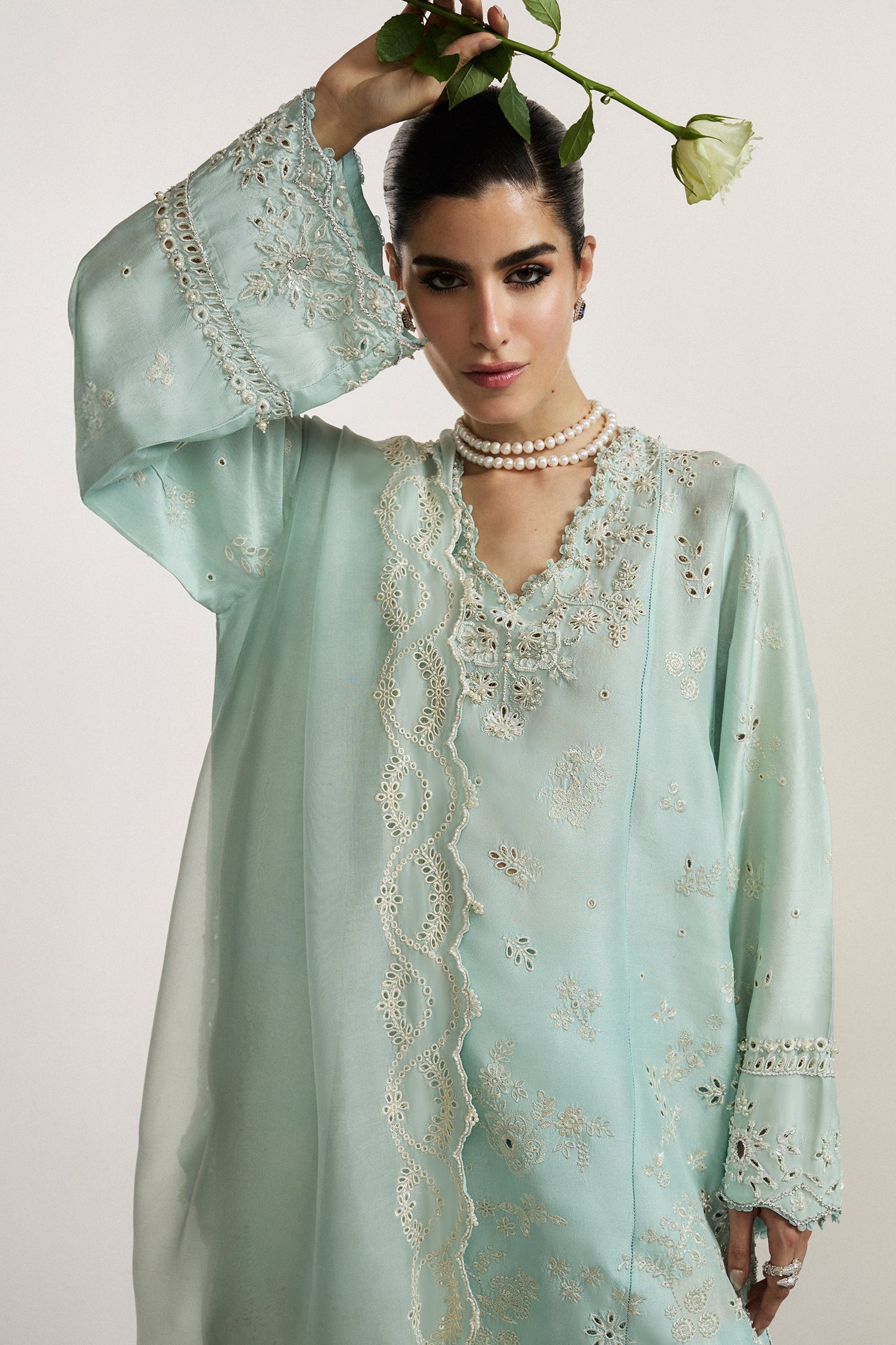https://cdn.shopify.com/s/files/1/1678/4755/files/Untitled-1_0046_ZahaSS251521copy2.jpg?v=1742553348
