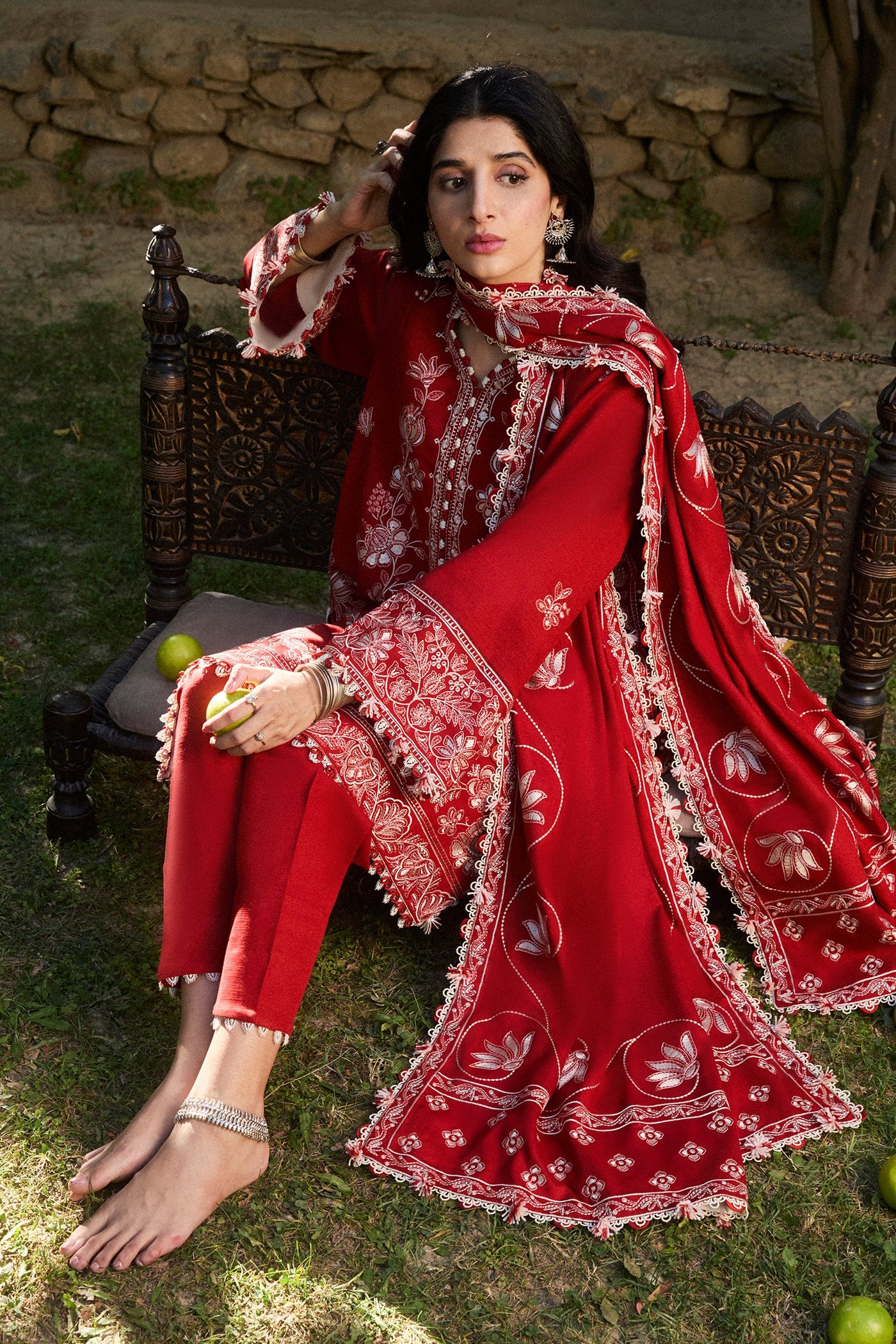 https://cdn.shopify.com/s/files/1/0081/0283/8329/files/Untitled-1_0060_ZahaAW2429966copy.jpg?v=1731656516