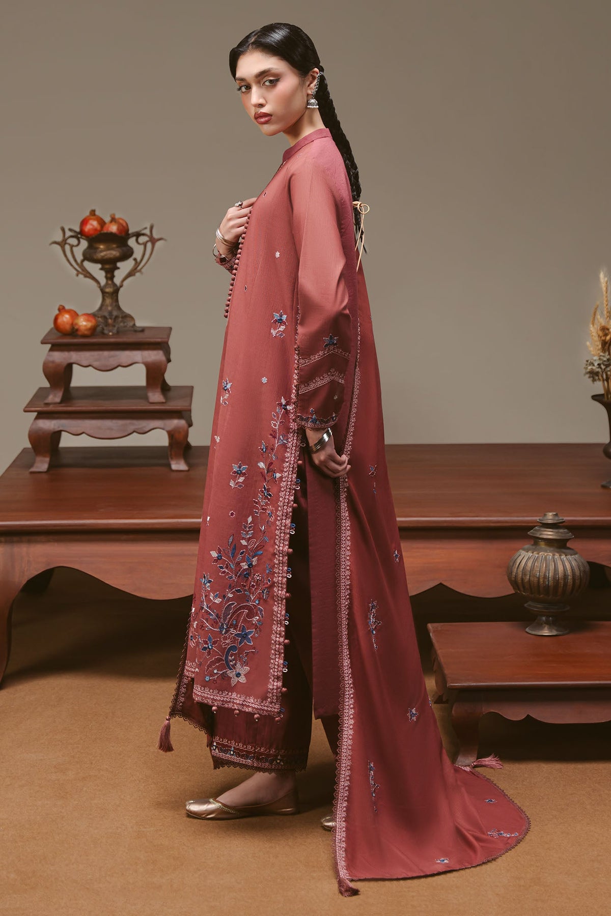 AMBER TAPESTRY-3PC KHADDAR EMBROIDERED SUIT