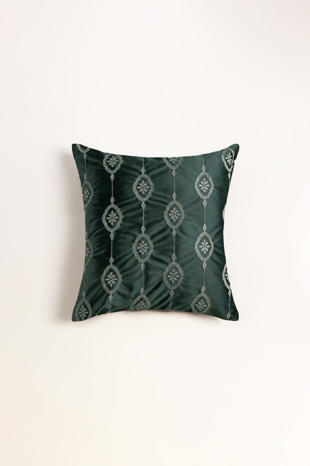 Vec -26-19 Velvet Embroidered Cushion Cover