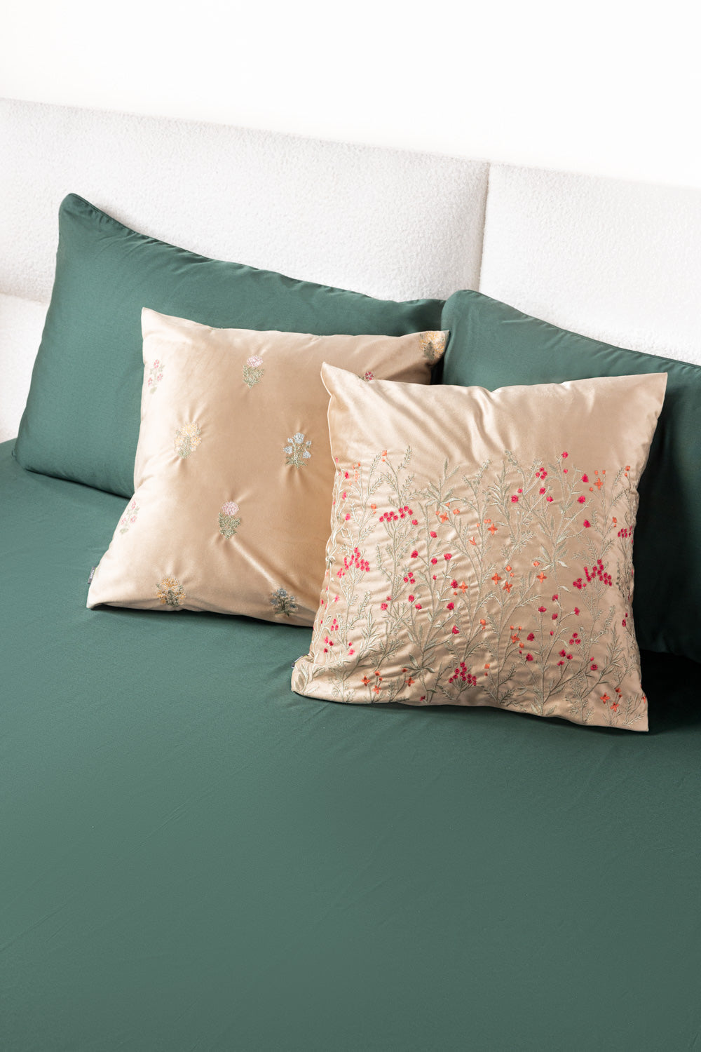 VEC -26-24 Velvet Embroidered Cushion Cover