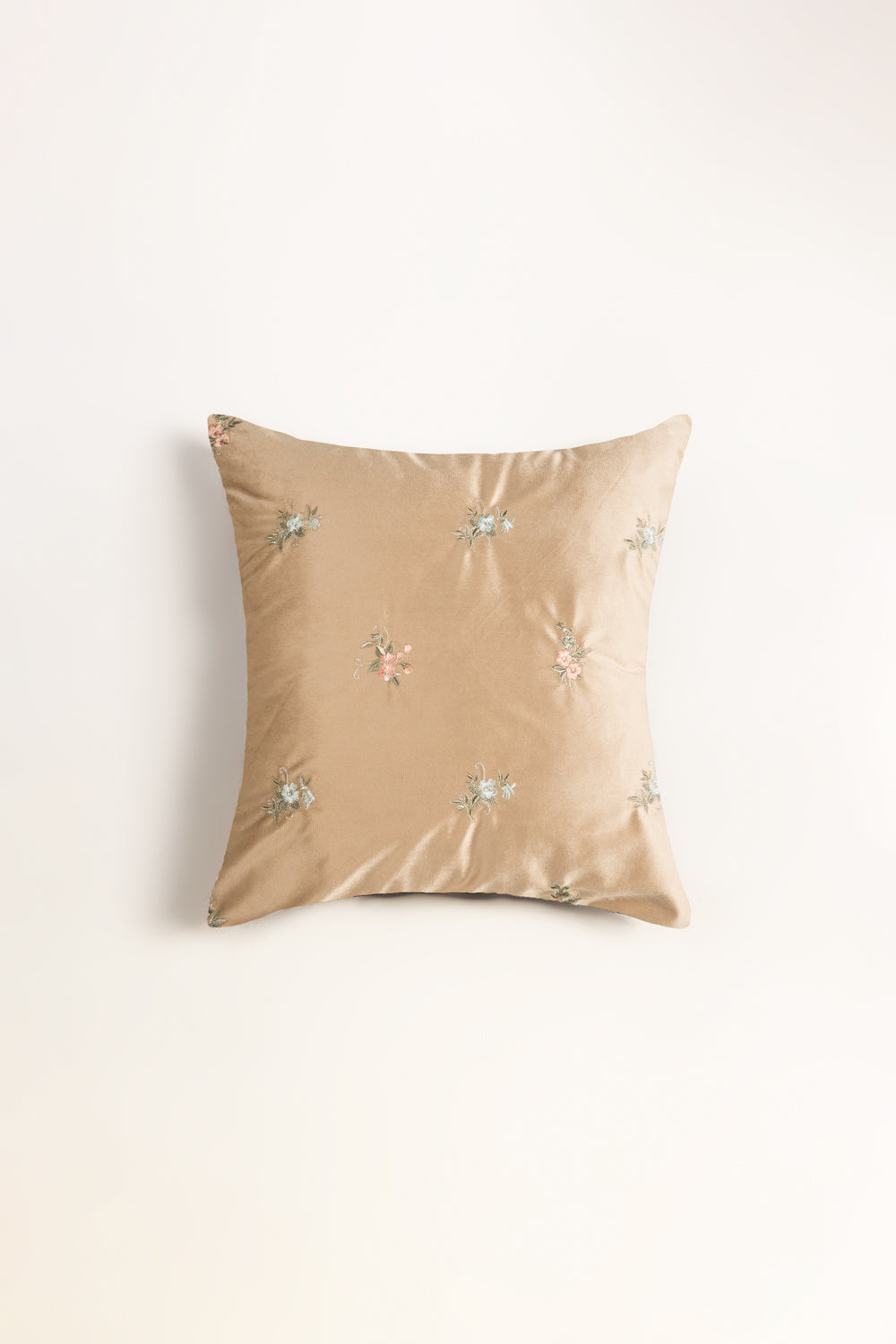 Vec -26-22 Velvet Embroidered Cushion Cover