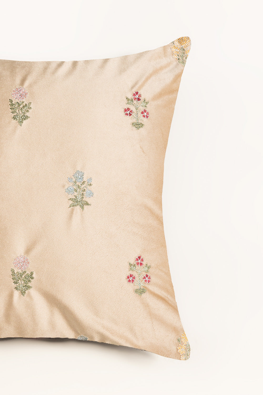 Vec -26-24 Velvet Embroidered Cushion Cover