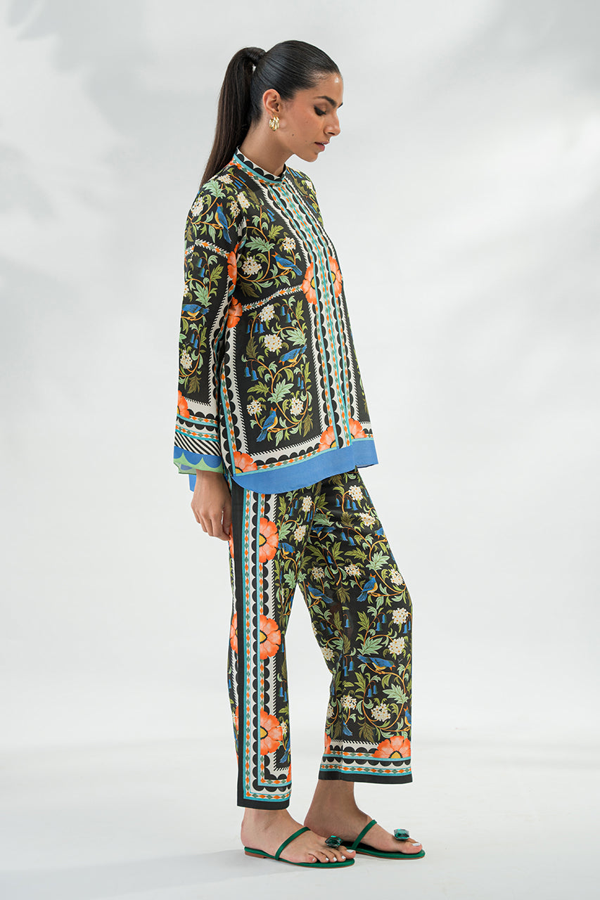 https://cdn.shopify.com/s/files/1/0588/3661/5221/files/Val_A_casual_2.jpg?v=1751622752