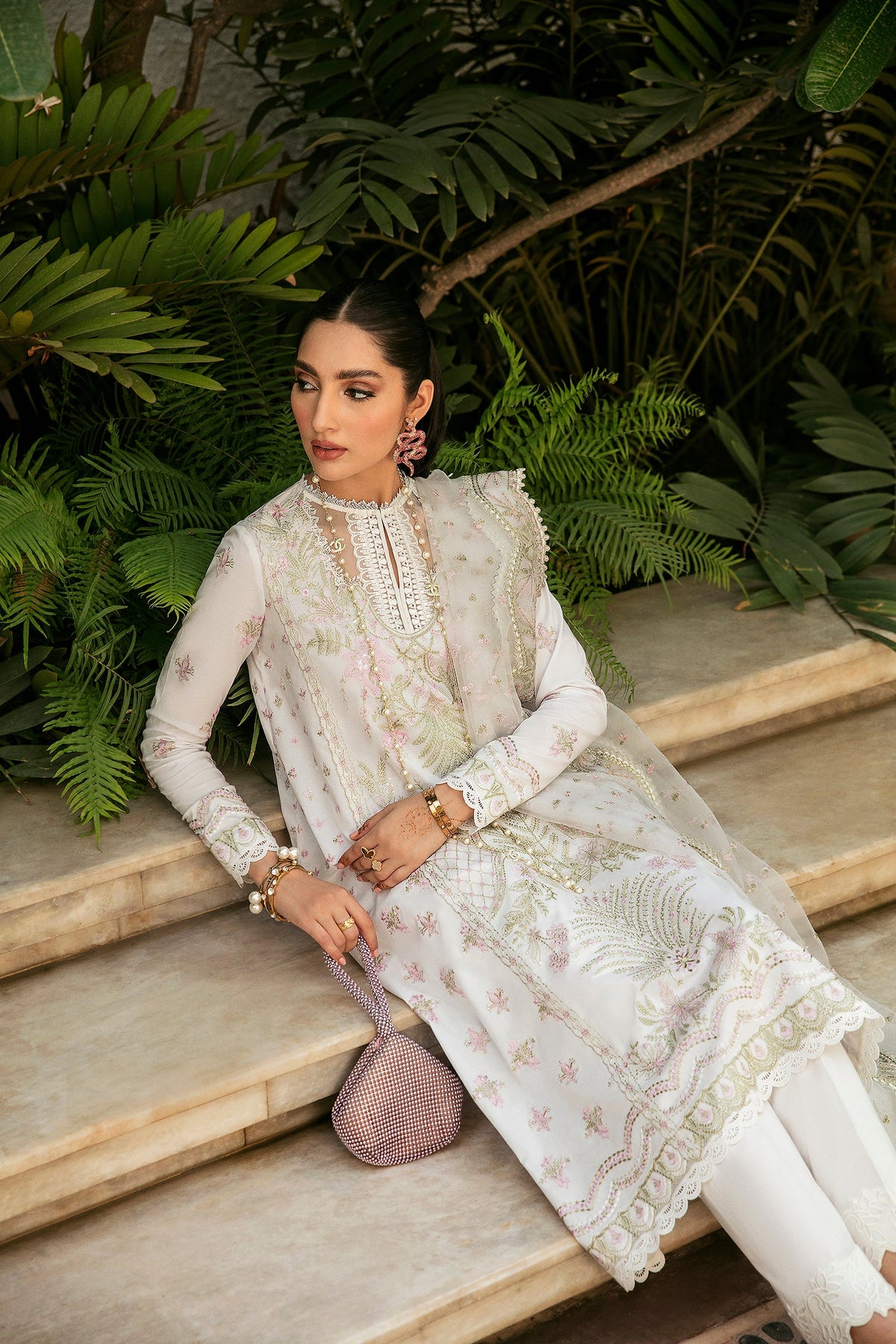 Mysie by Tahira