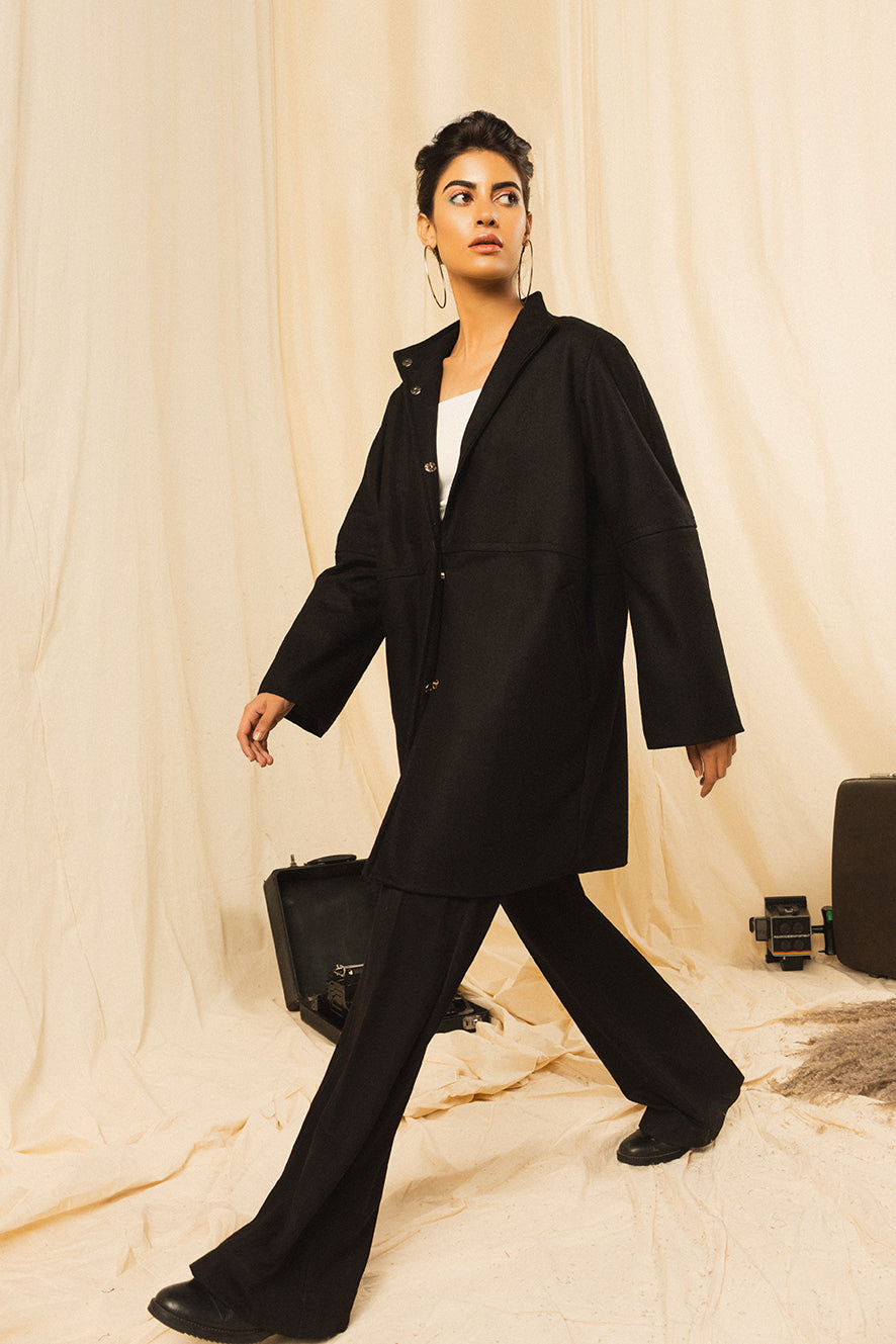 https://cdn.shopify.com/s/files/1/0611/8585/1568/products/W.FW20.077.T-4.jpg?v=1736337856