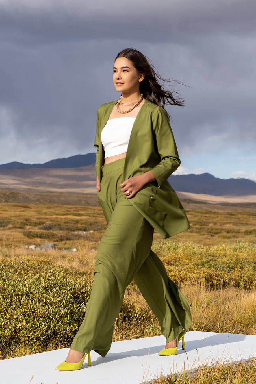 https://cdn.shopify.com/s/files/1/0611/8585/1568/products/W.FW21.152.T-3.jpg?v=1736337197