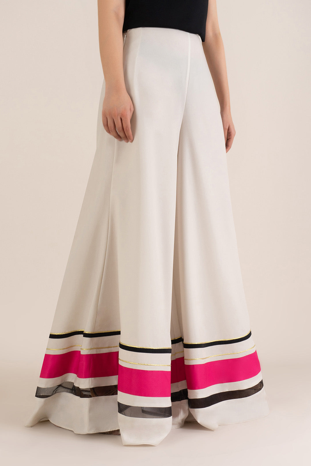https://cdn.shopify.com/s/files/1/0611/8585/1568/products/W.FW22.073.P-1.jpg?v=1736337388