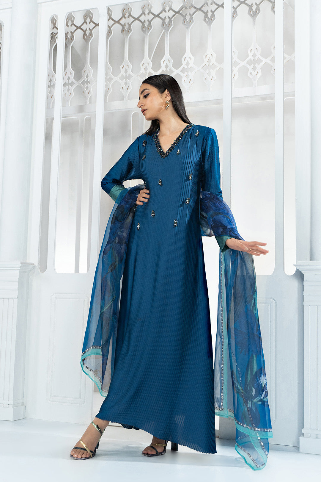 https://cdn.shopify.com/s/files/1/0611/8585/1568/products/W.FW22.083.T-4.jpg?v=1736337380