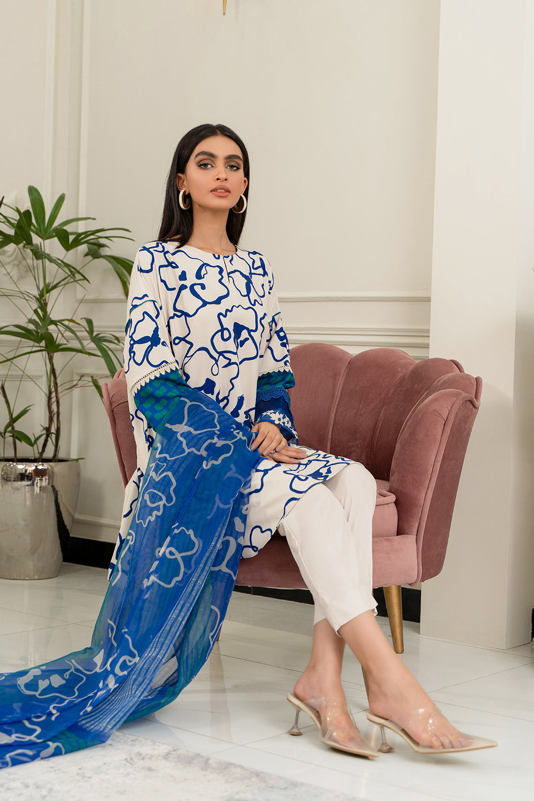 https://cdn.shopify.com/s/files/1/0611/8585/1568/products/W.FW22.095.T-3.jpg?v=1736337466