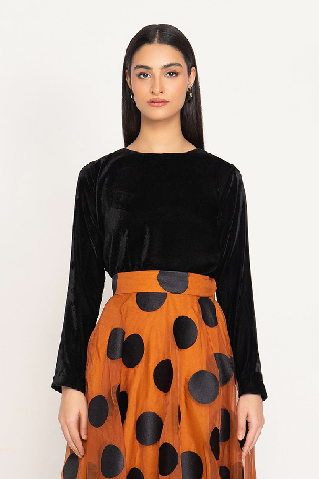 https://cdn.shopify.com/s/files/1/0611/8585/1568/products/W.FW22.103.T-1.jpg?v=1736337323